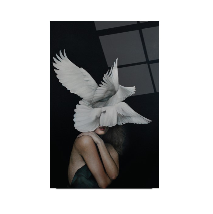 Kadın ve Güvercin Cam Tablo