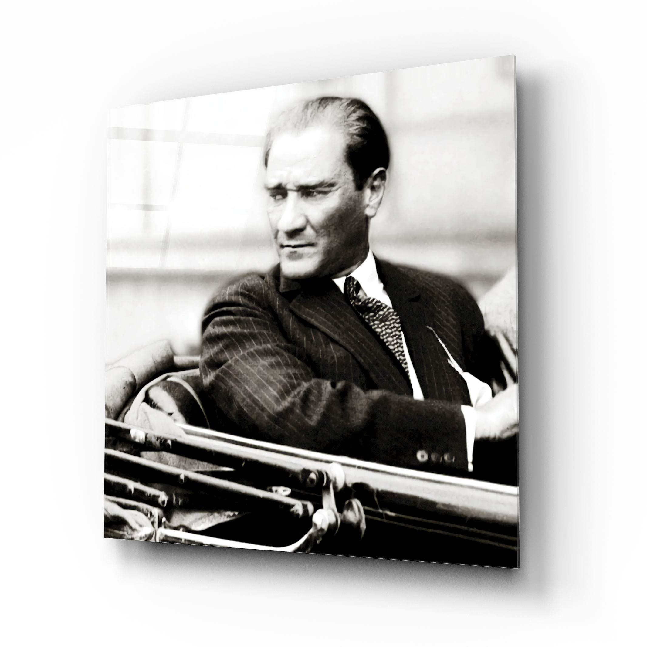Atatürk Cam Tablo