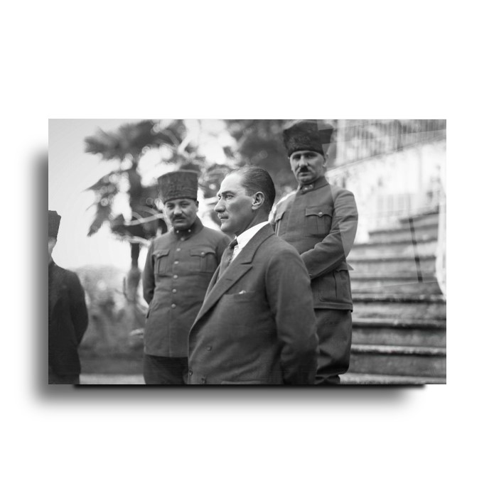 Atatürk Cam Tablo